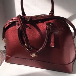 Coach metallic cherry leather domed shoulder satchel “Sierra”bag. 💼